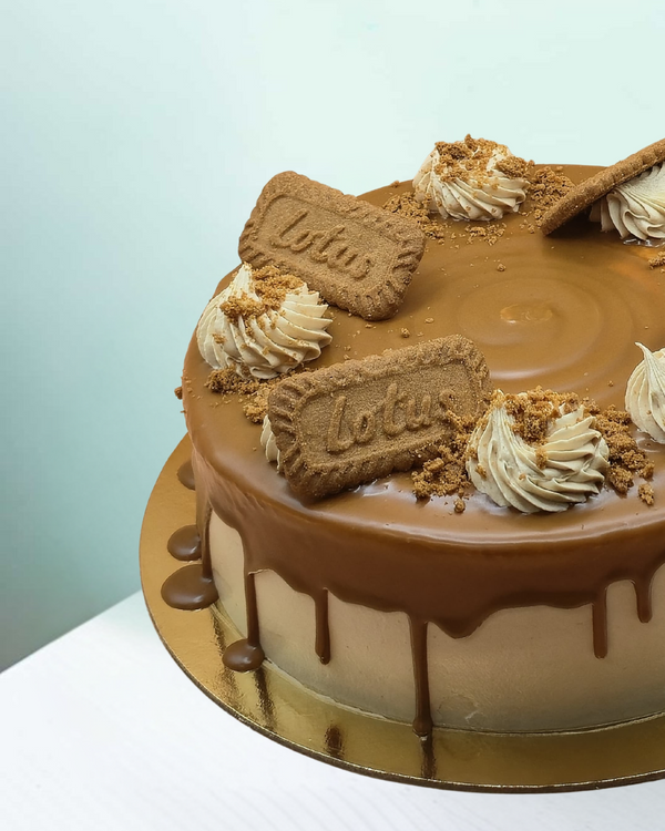 Vegan Vanilla Lotus Buttercream Cake