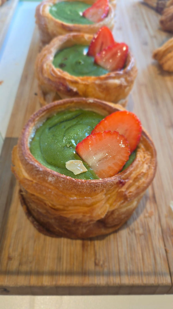 Mamore-matcha Mochie + Strawberry